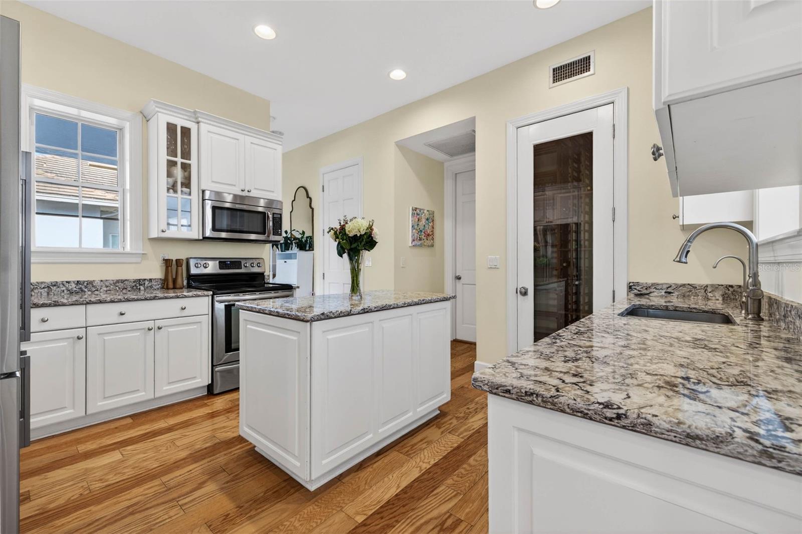 Listing photo id 59 for 7917 Bayou Club Boulevard