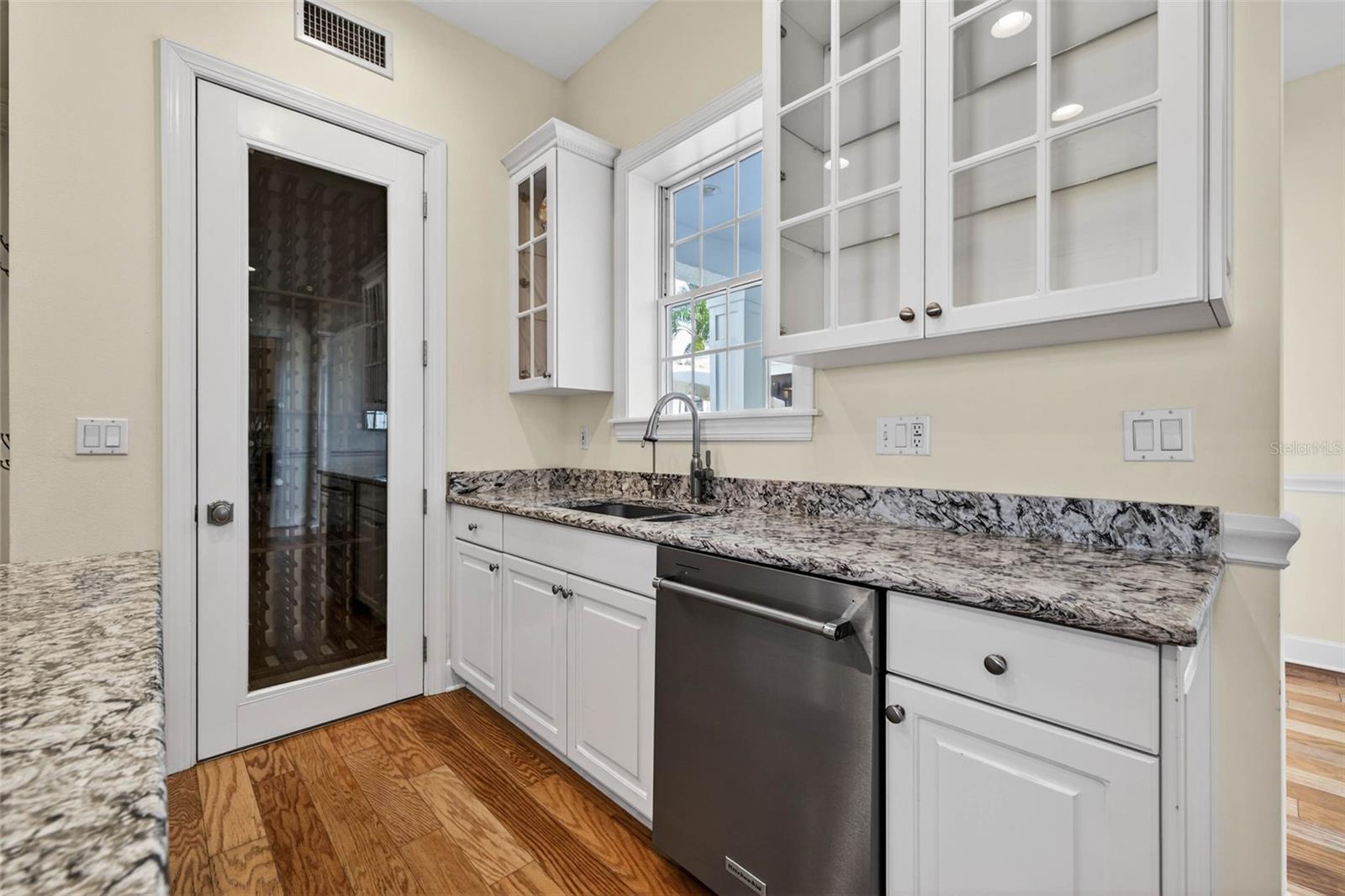 Listing photo id 60 for 7917 Bayou Club Boulevard