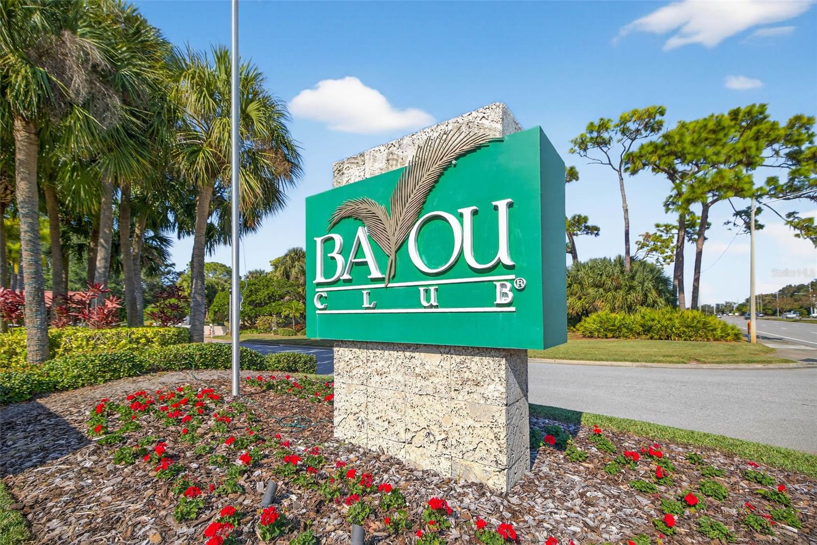 Listing photo id 64 for 7917 Bayou Club Boulevard