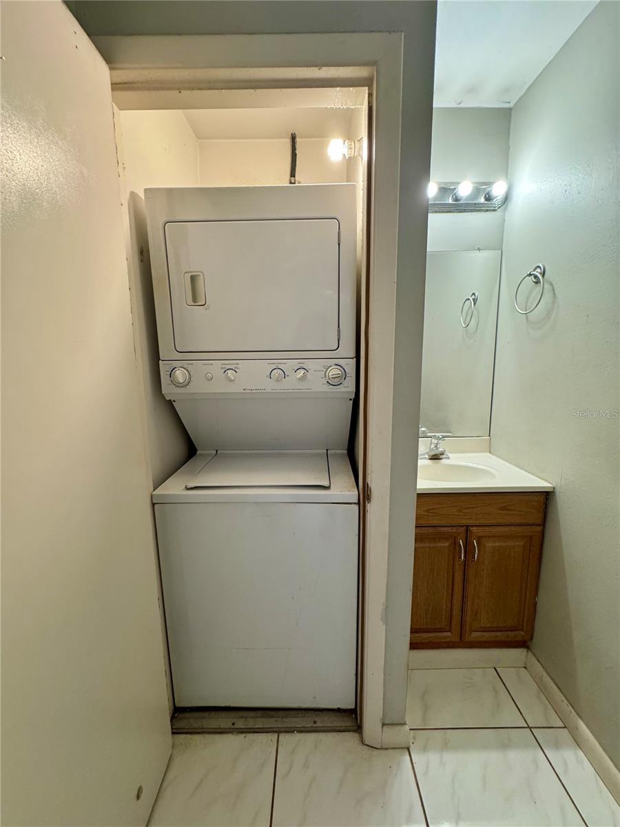 Image 14 of 21 For 4506 Oak Drive  S42