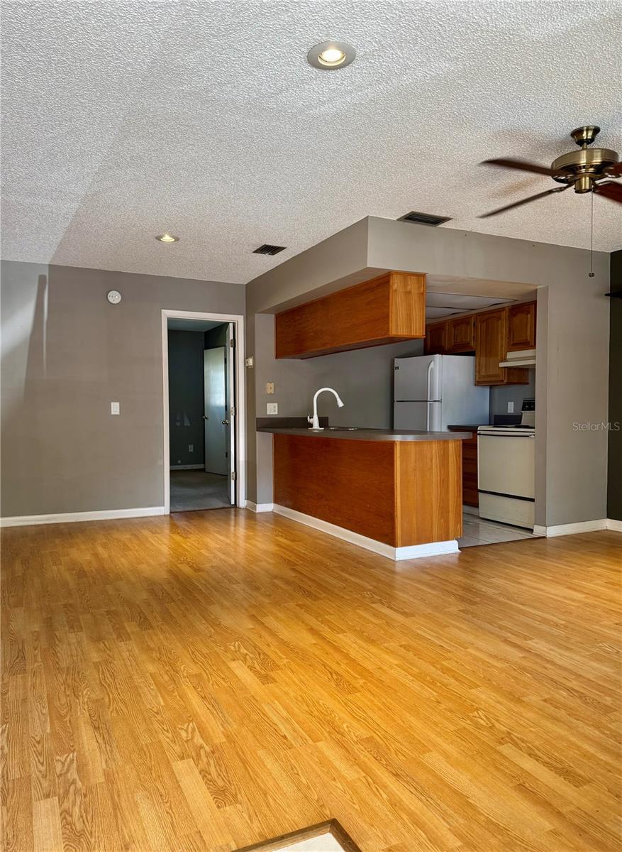 Image 3 of 21 For 4506 Oak Drive  S42