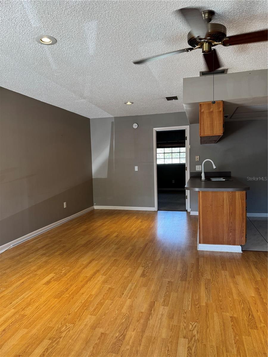 Image 5 of 21 For 4506 Oak Drive  S42