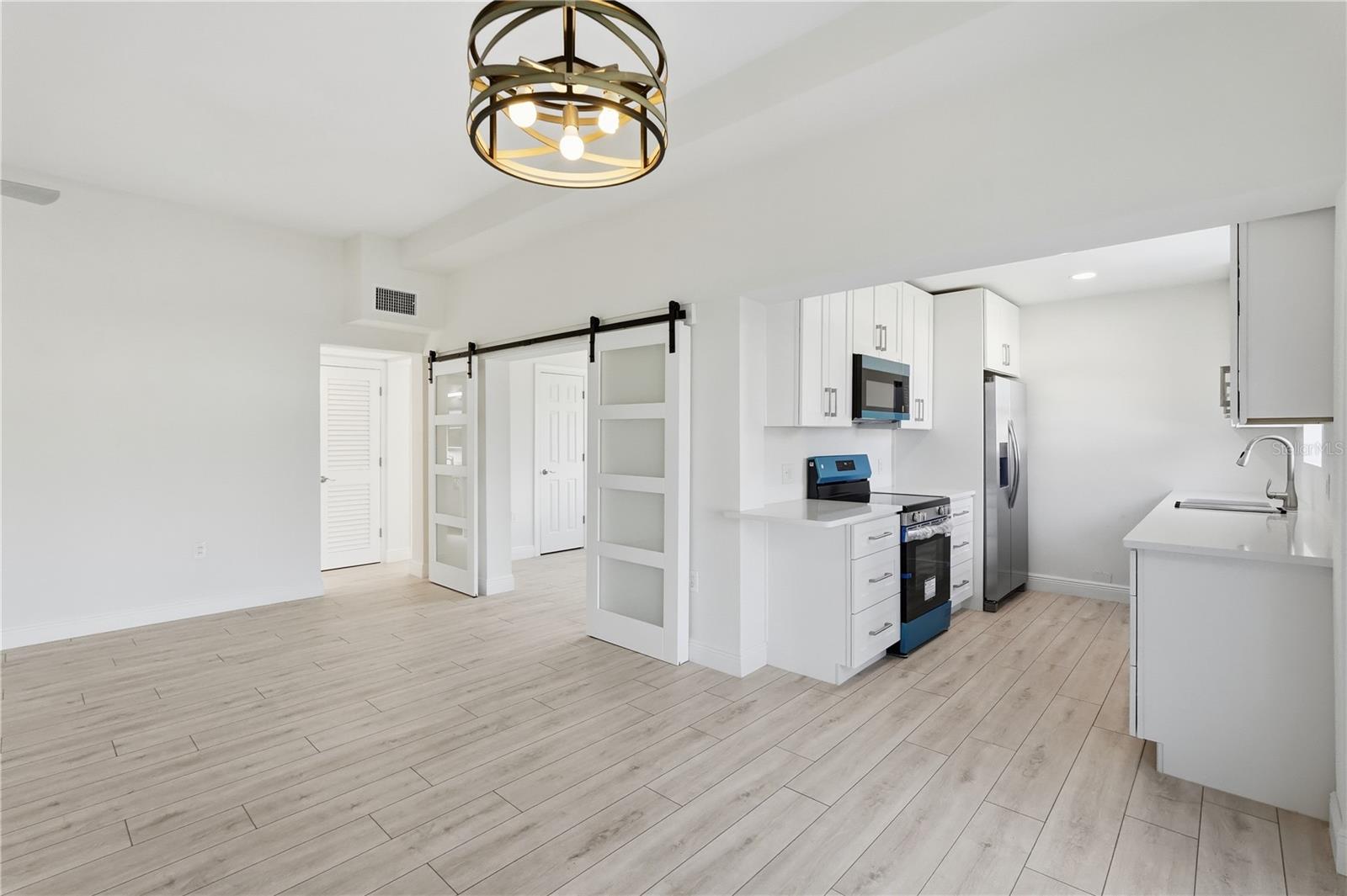 Image 15 of 52 For 3546 Tarlton Street N