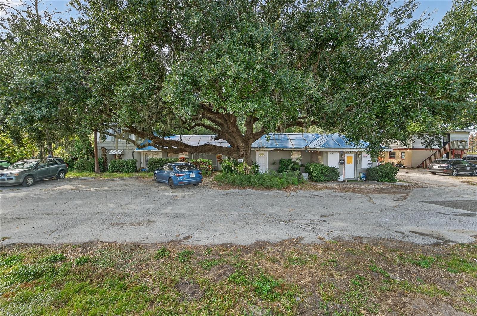 Listing photo id 11 for 4705 Land O Lakes Boulevard