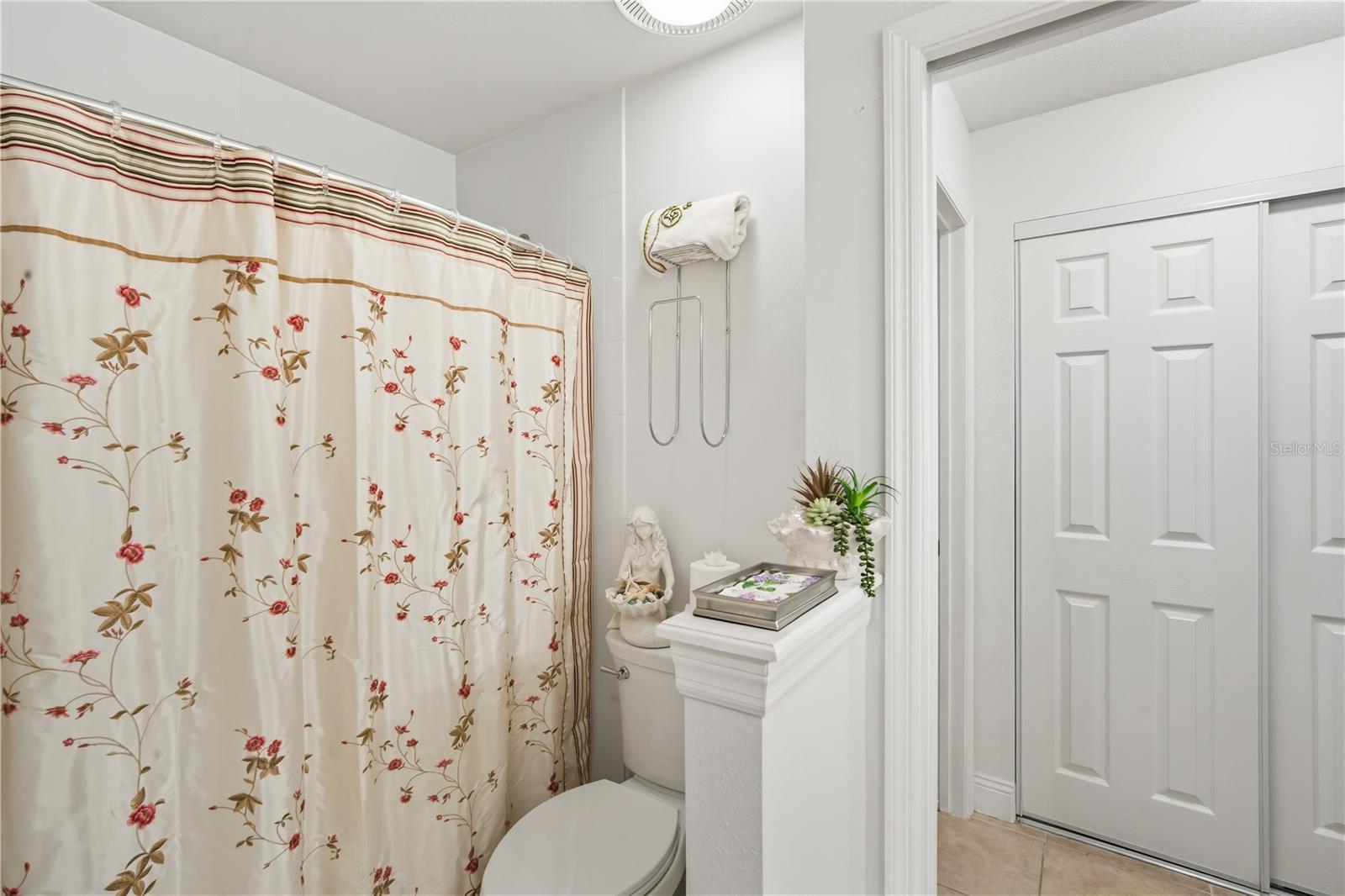 Image 17 of 27 For 314 Knottwood Court 314