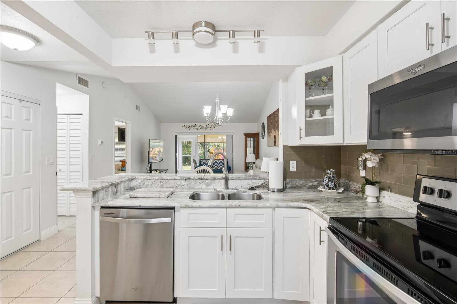 Image 7 of 27 For 314 Knottwood Court 314