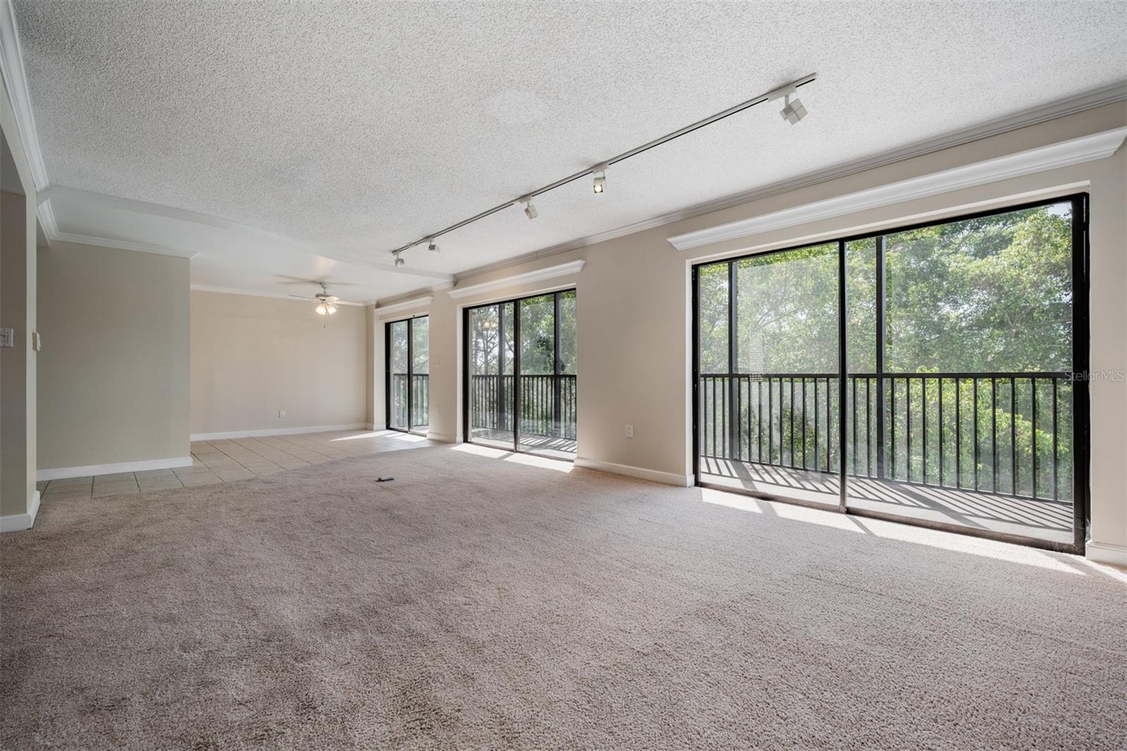 Image 10 of 50 For 3200 Cove Cay Drive 5a