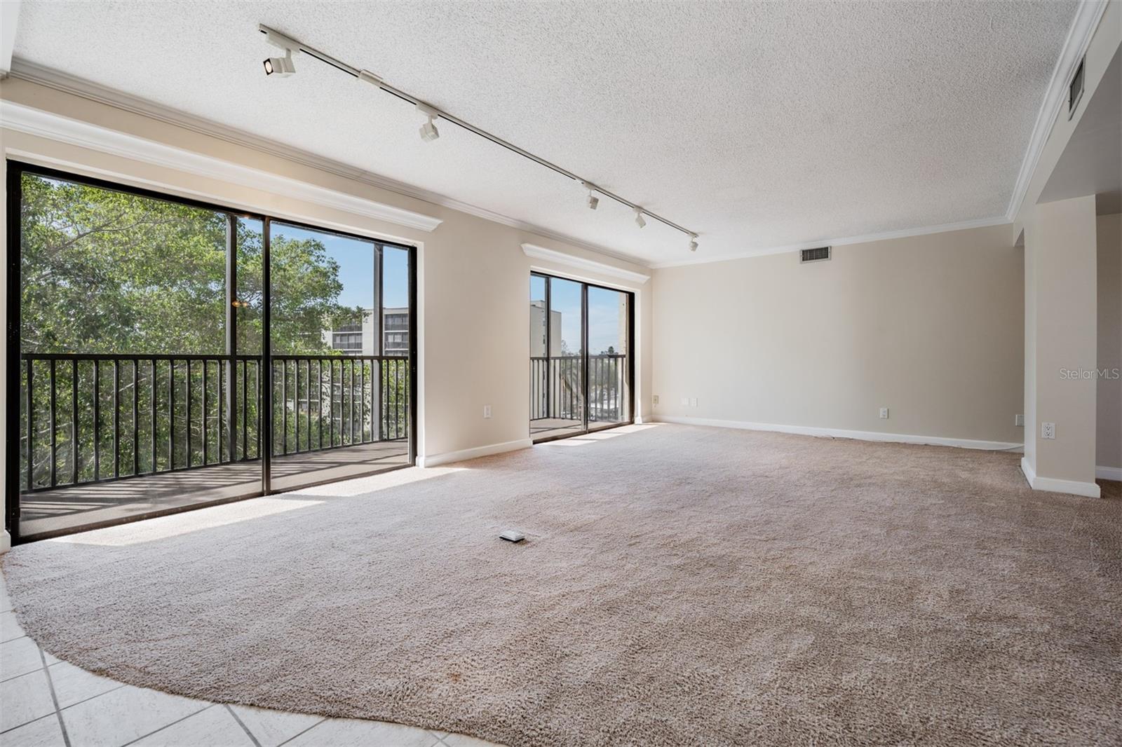 Image 15 of 50 For 3200 Cove Cay Drive 5a