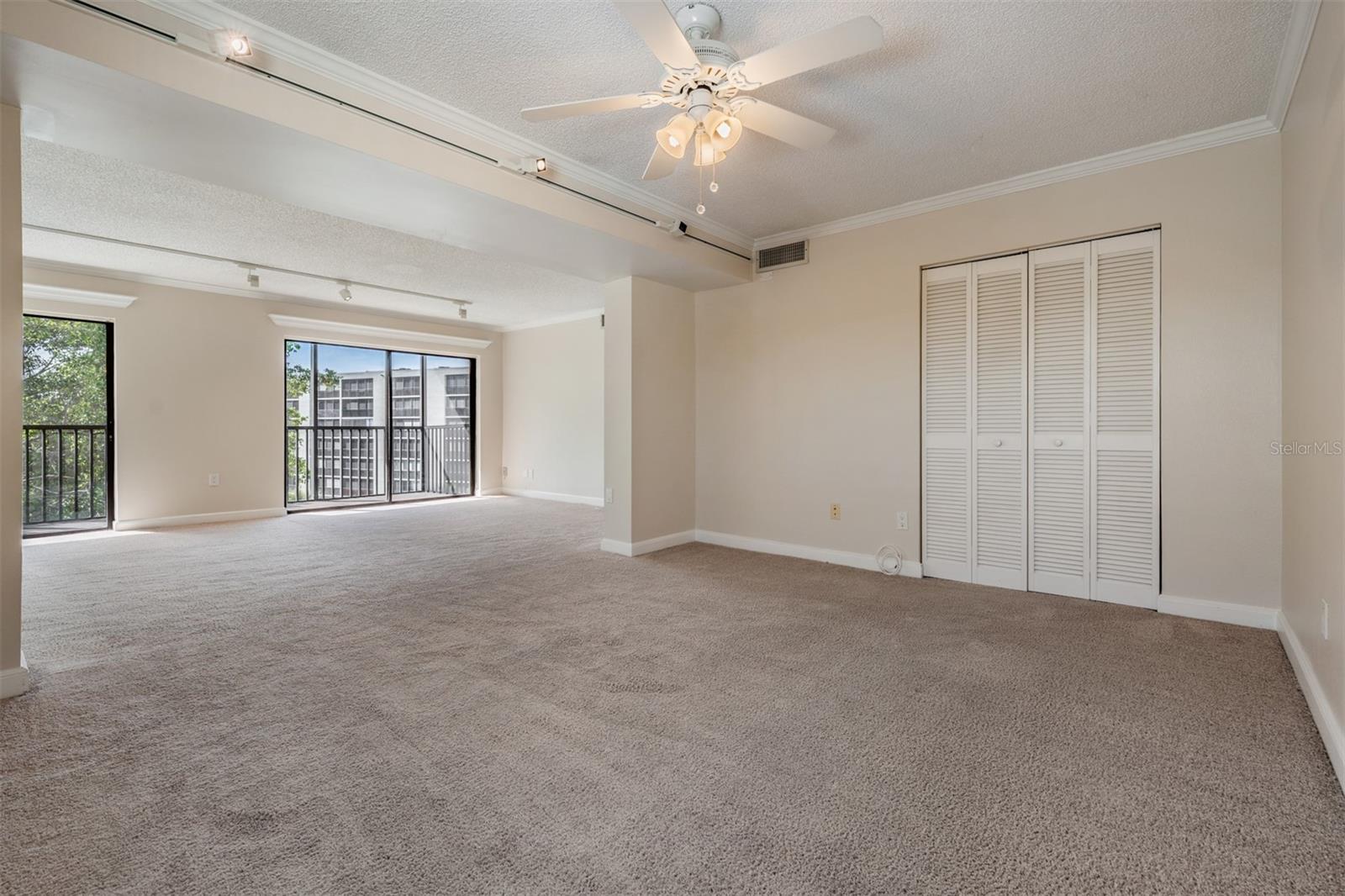 Image 17 of 50 For 3200 Cove Cay Drive 5a