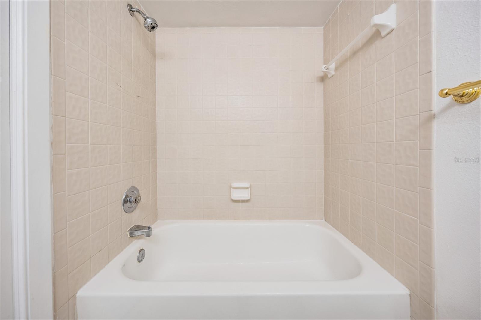 Image 24 of 50 For 3200 Cove Cay Drive 5a