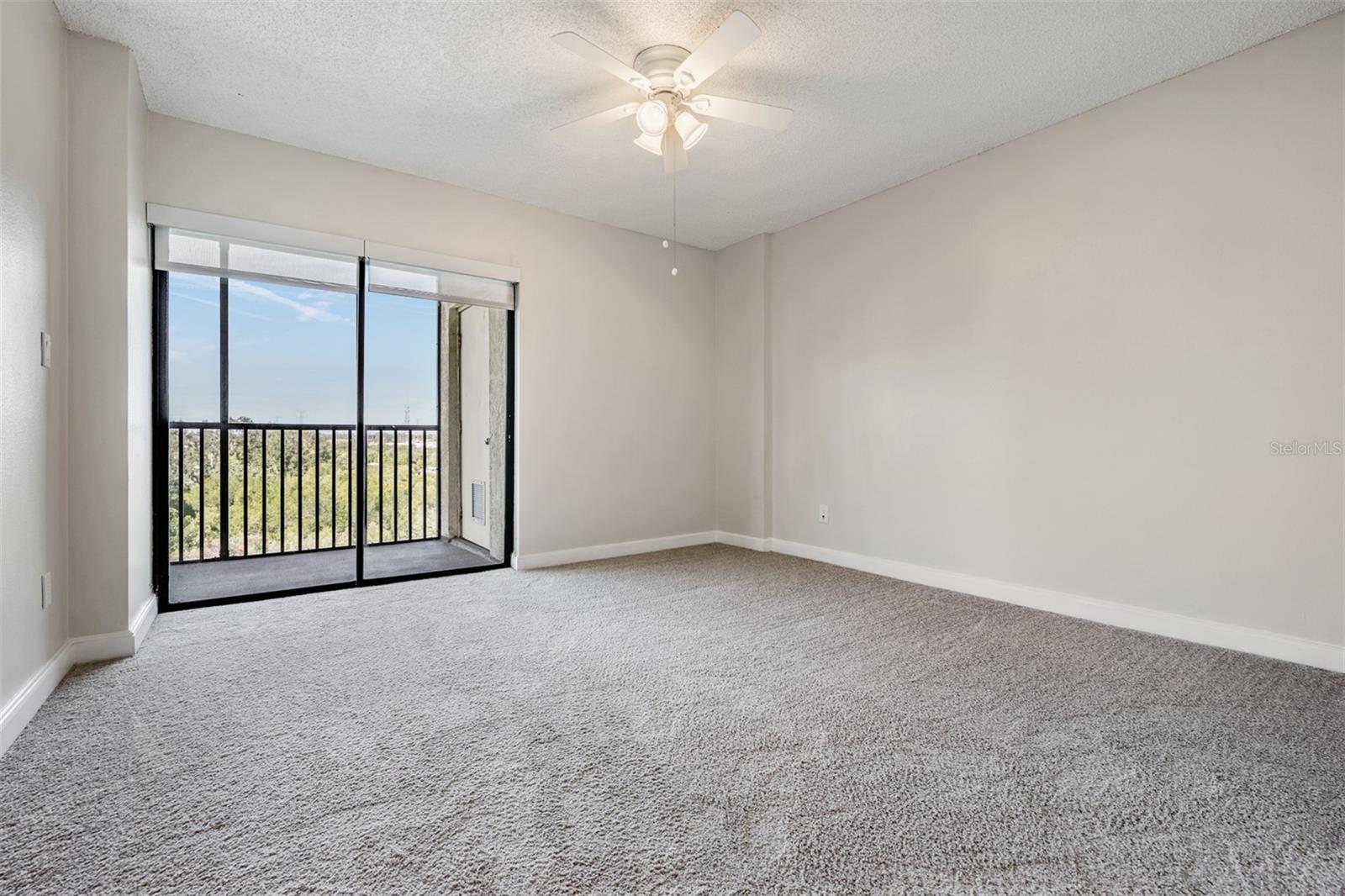 Image 25 of 50 For 3200 Cove Cay Drive 5a