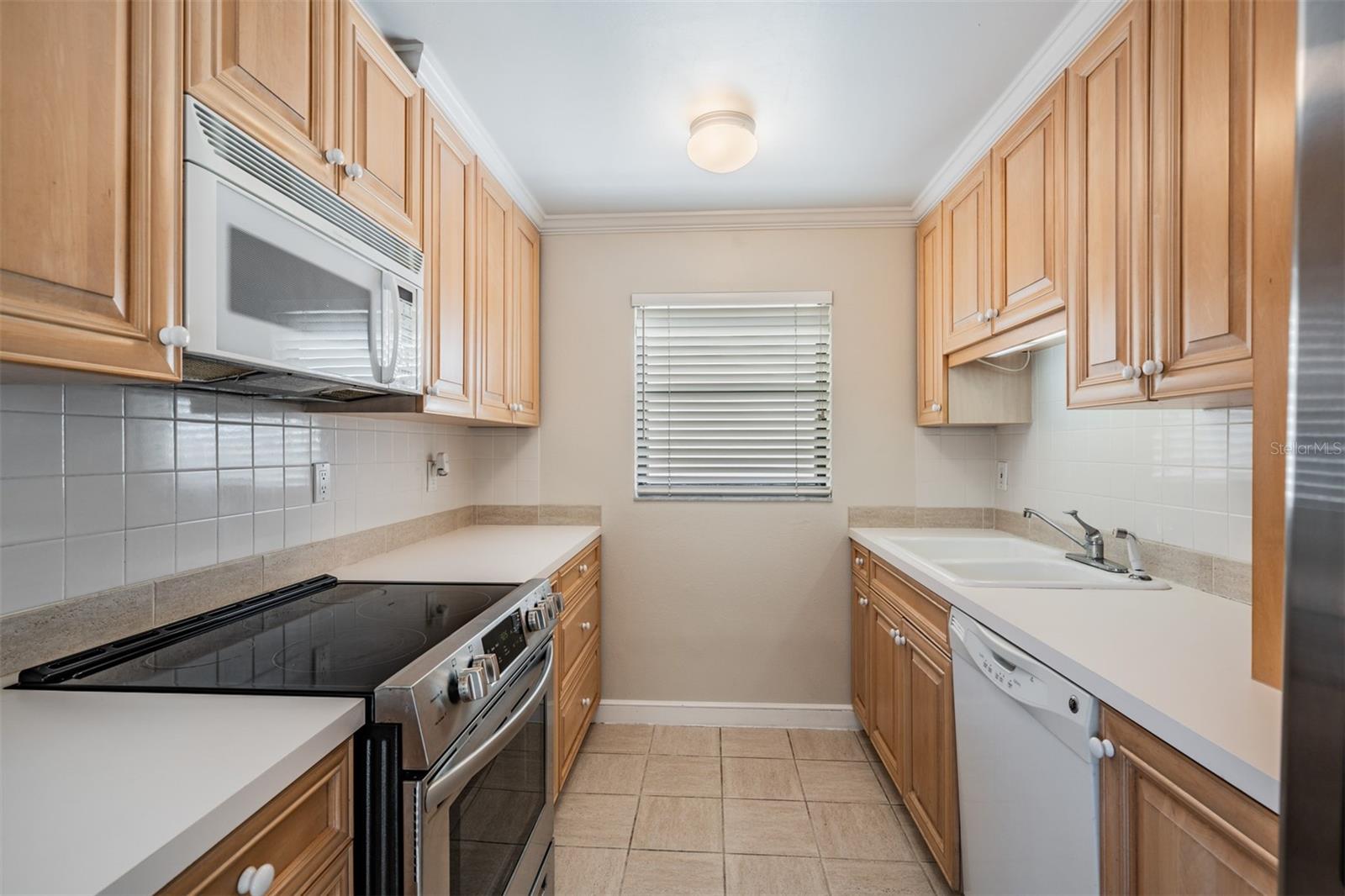 Image 6 of 50 For 3200 Cove Cay Drive 5a