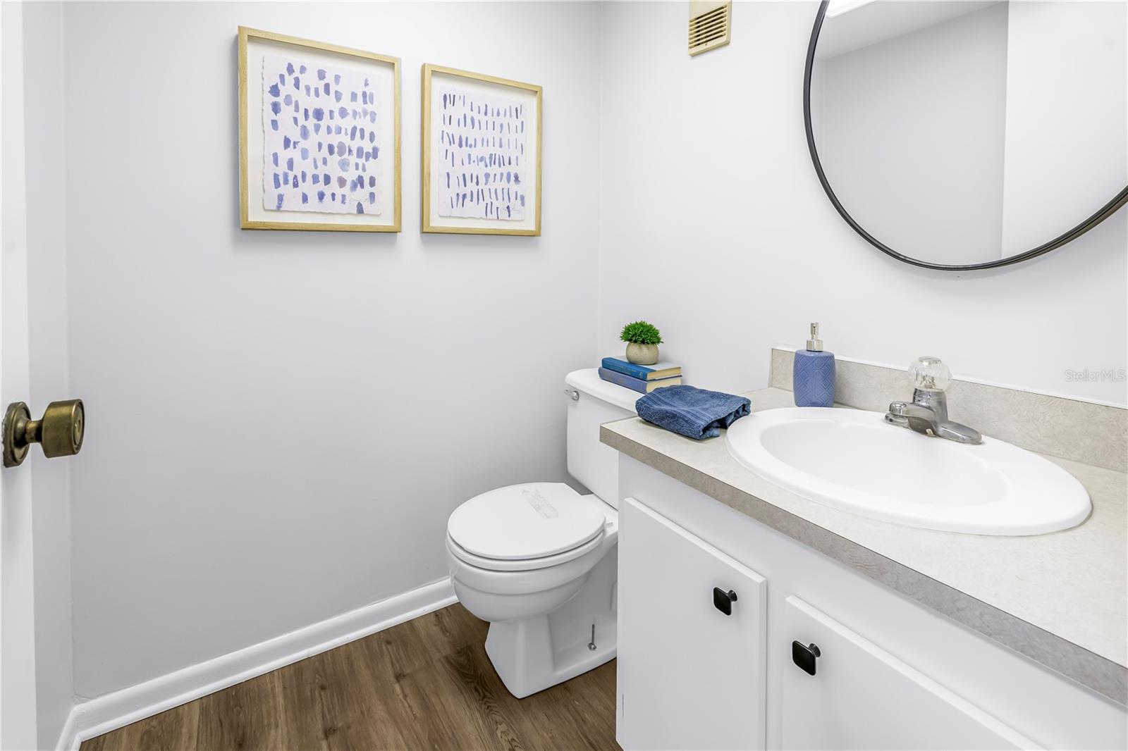 Image 10 of 37 For 2681 Sabal Springs Circle 101