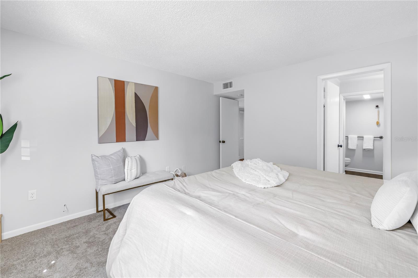 Image 12 of 37 For 2681 Sabal Springs Circle 101