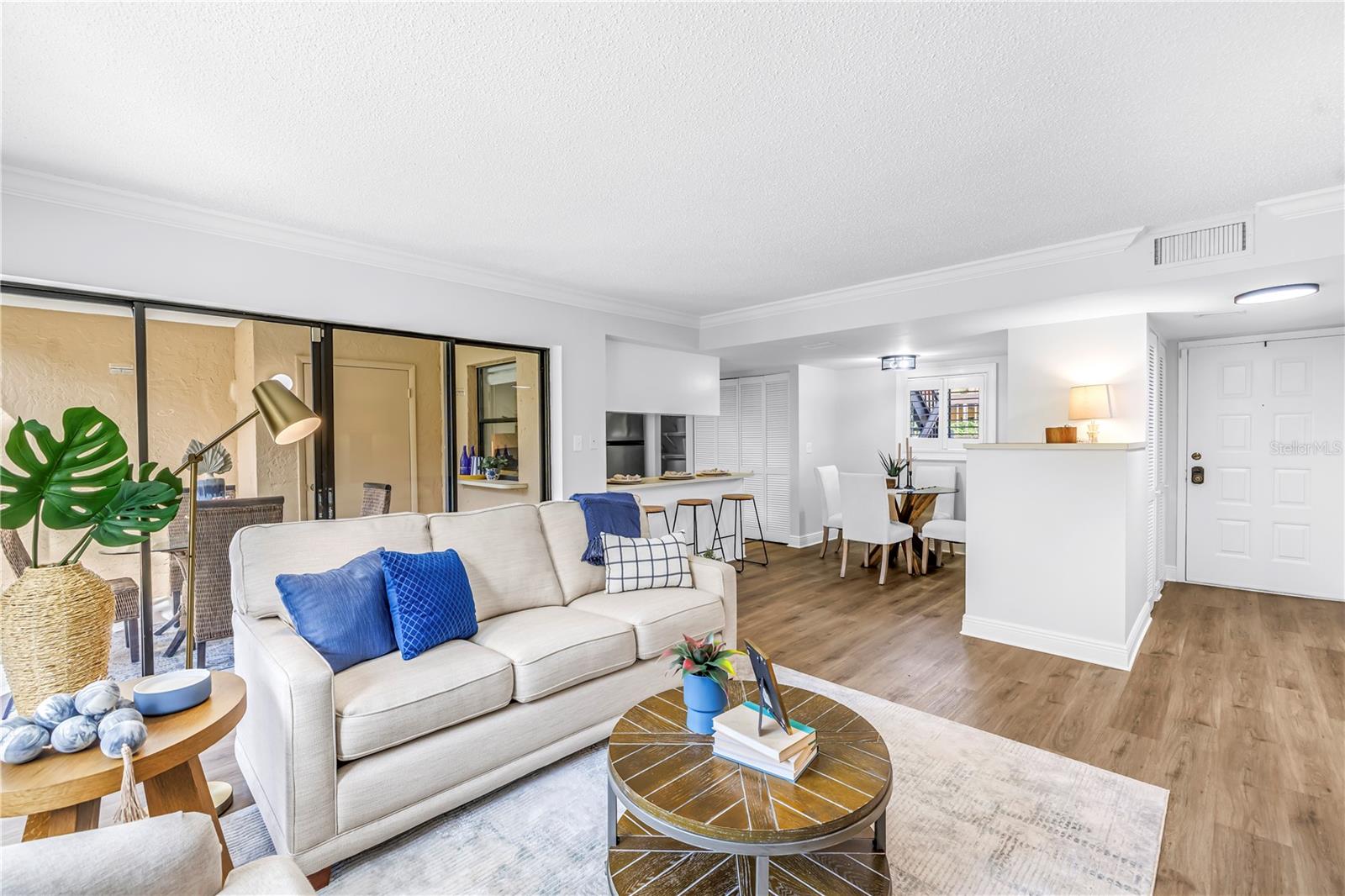 Image 16 of 37 For 2681 Sabal Springs Circle 101