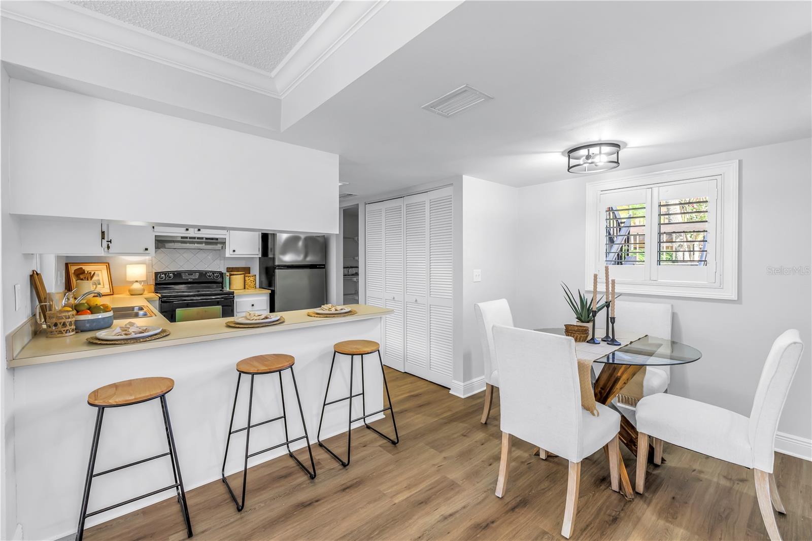 Image 18 of 37 For 2681 Sabal Springs Circle 101