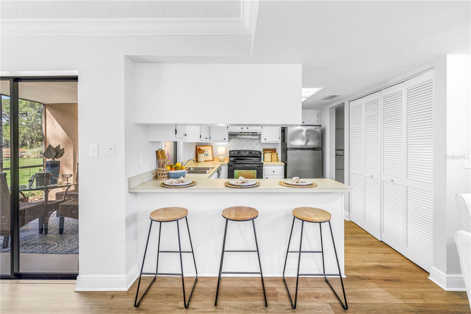 Image 21 of 37 For 2681 Sabal Springs Circle 101