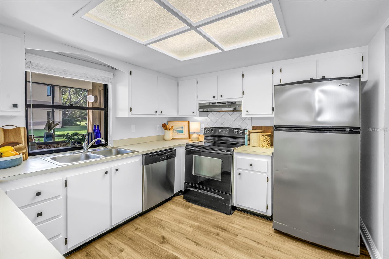 Image 22 of 37 For 2681 Sabal Springs Circle 101