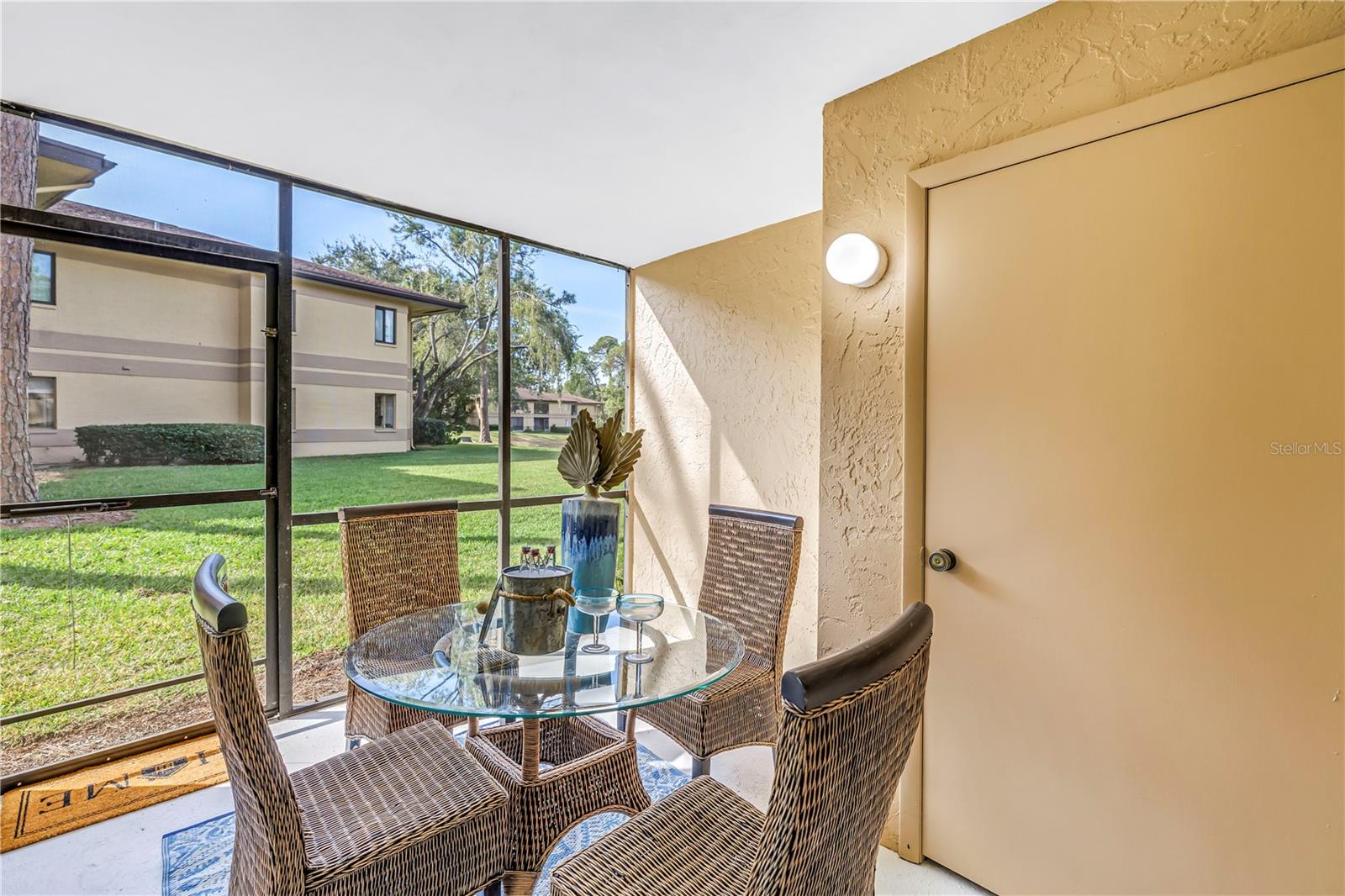 Image 26 of 37 For 2681 Sabal Springs Circle 101