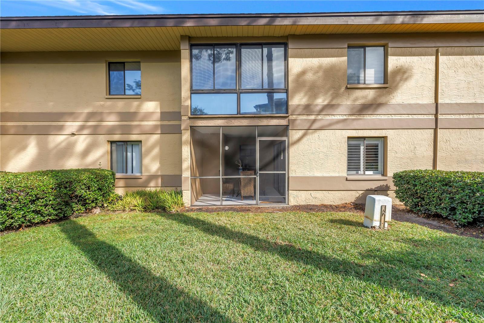 Image 29 of 37 For 2681 Sabal Springs Circle 101