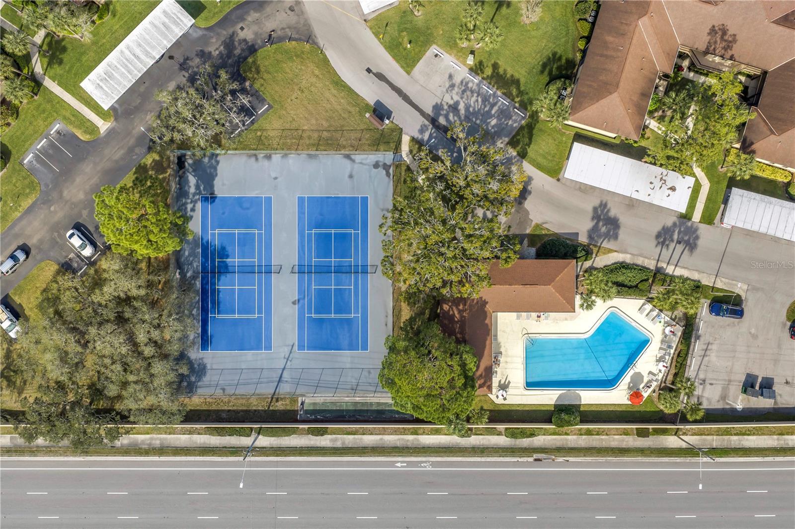 Image 33 of 37 For 2681 Sabal Springs Circle 101