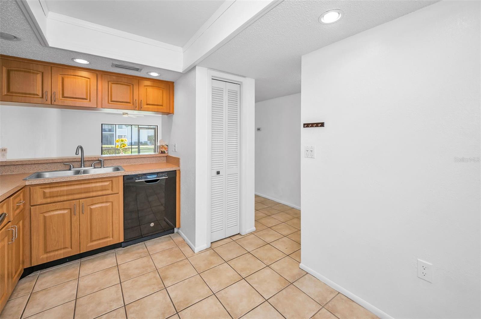 Image 21 of 86 For 107 Mary Drive 107