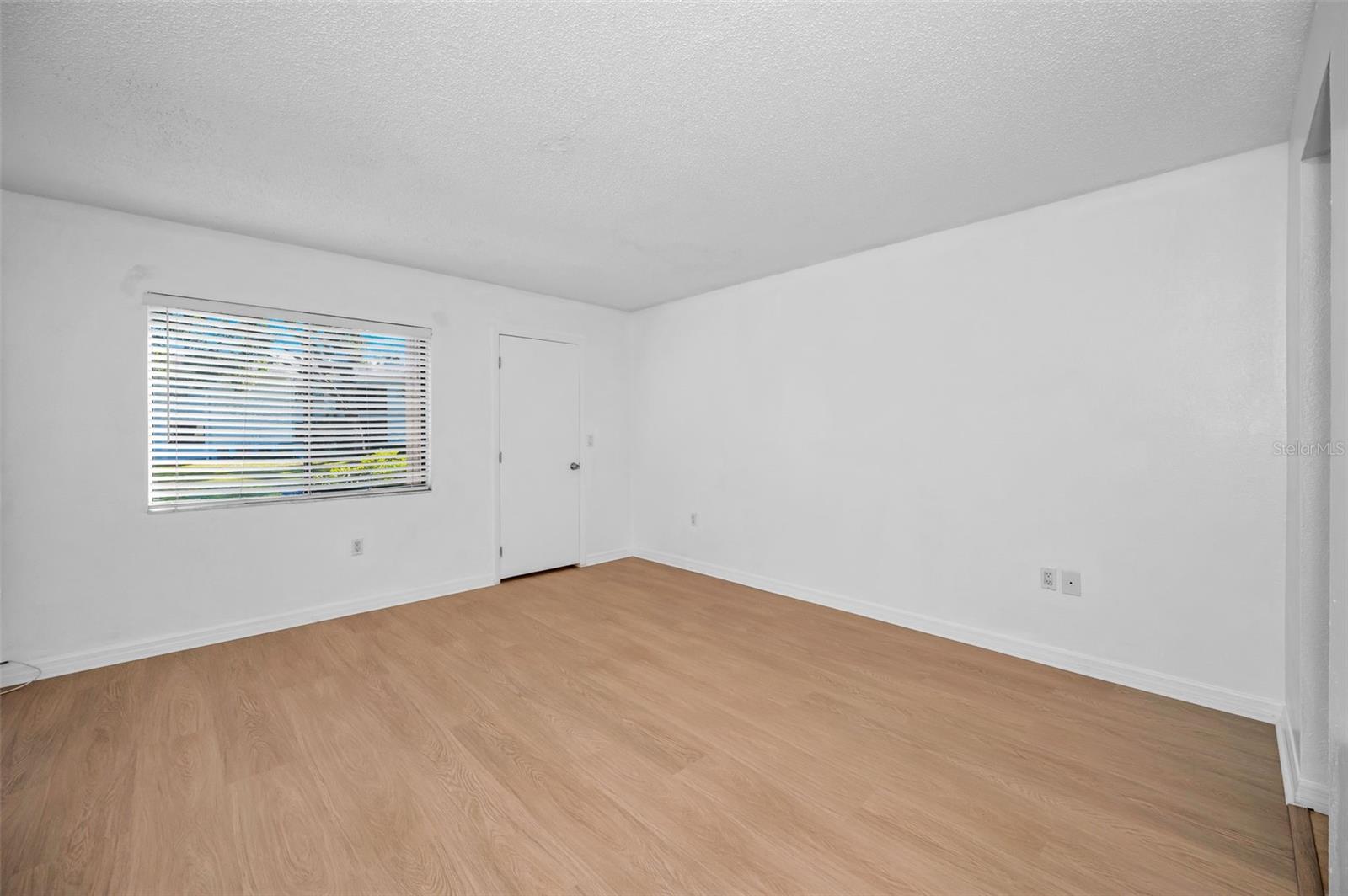 Image 23 of 86 For 107 Mary Drive 107