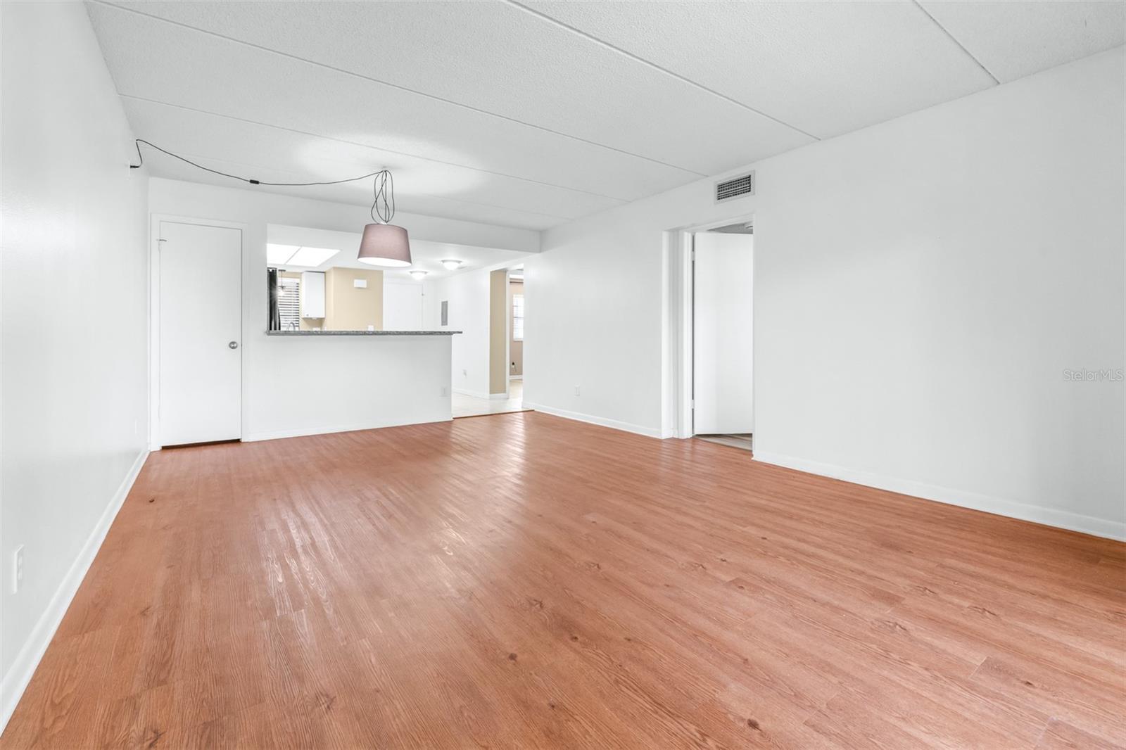 Image 21 of 60 For 1000 Tarpon Woods Boulevard 503