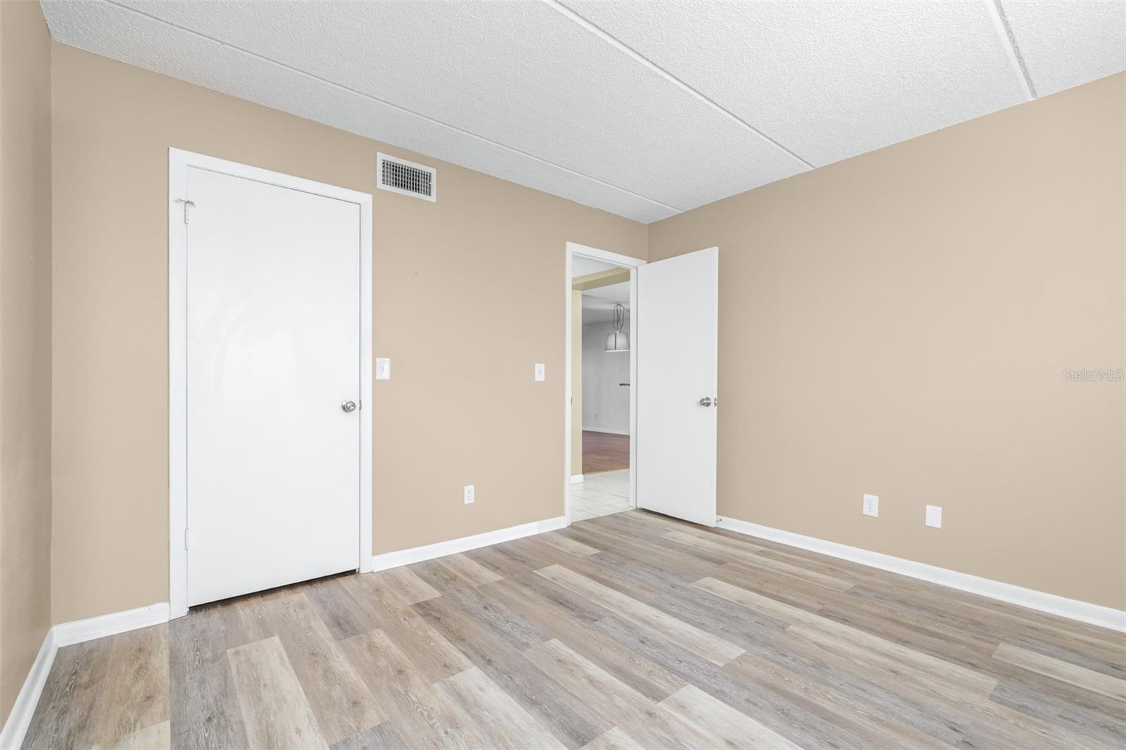 Image 32 of 60 For 1000 Tarpon Woods Boulevard 503