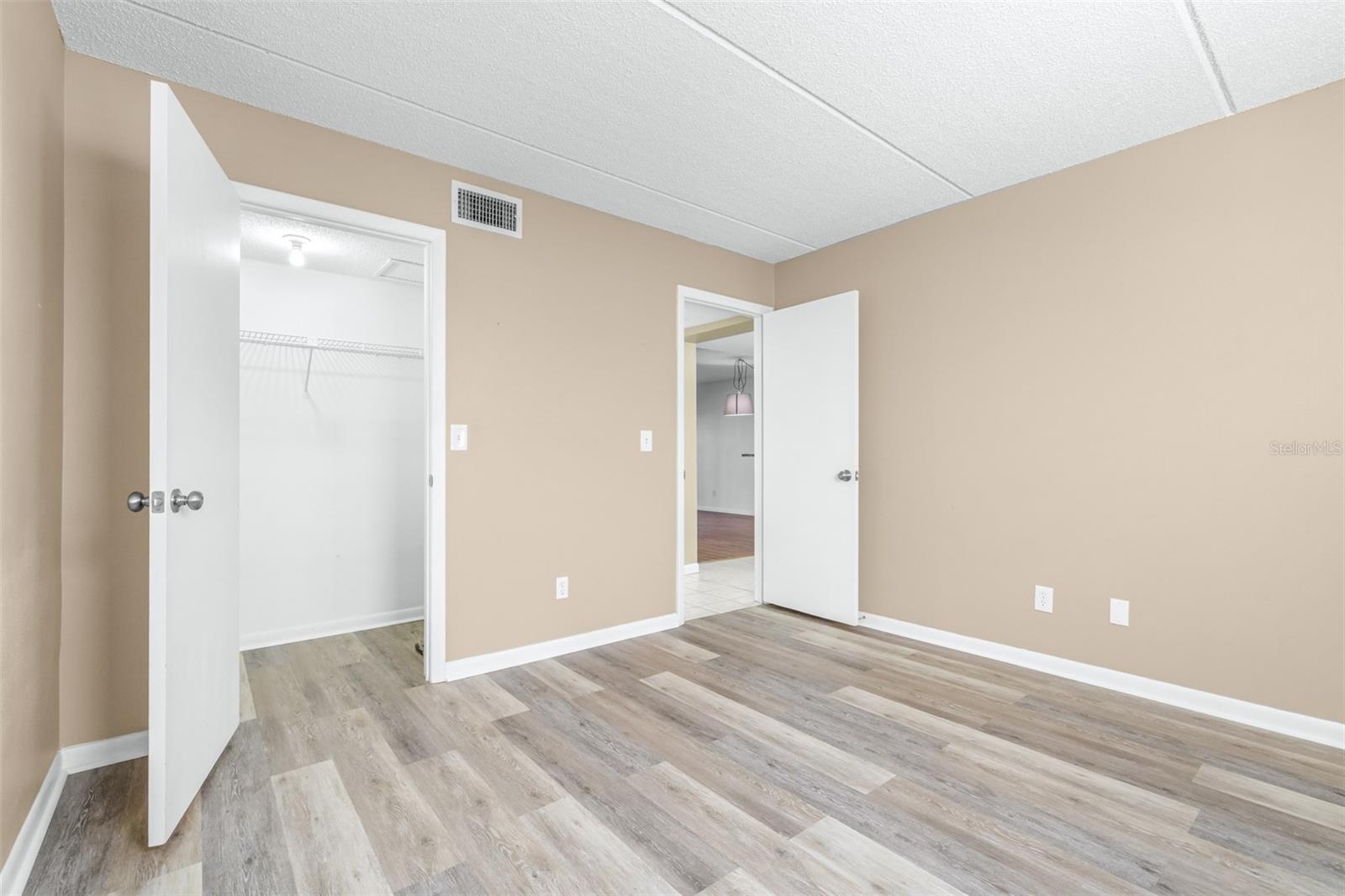 Image 33 of 60 For 1000 Tarpon Woods Boulevard 503