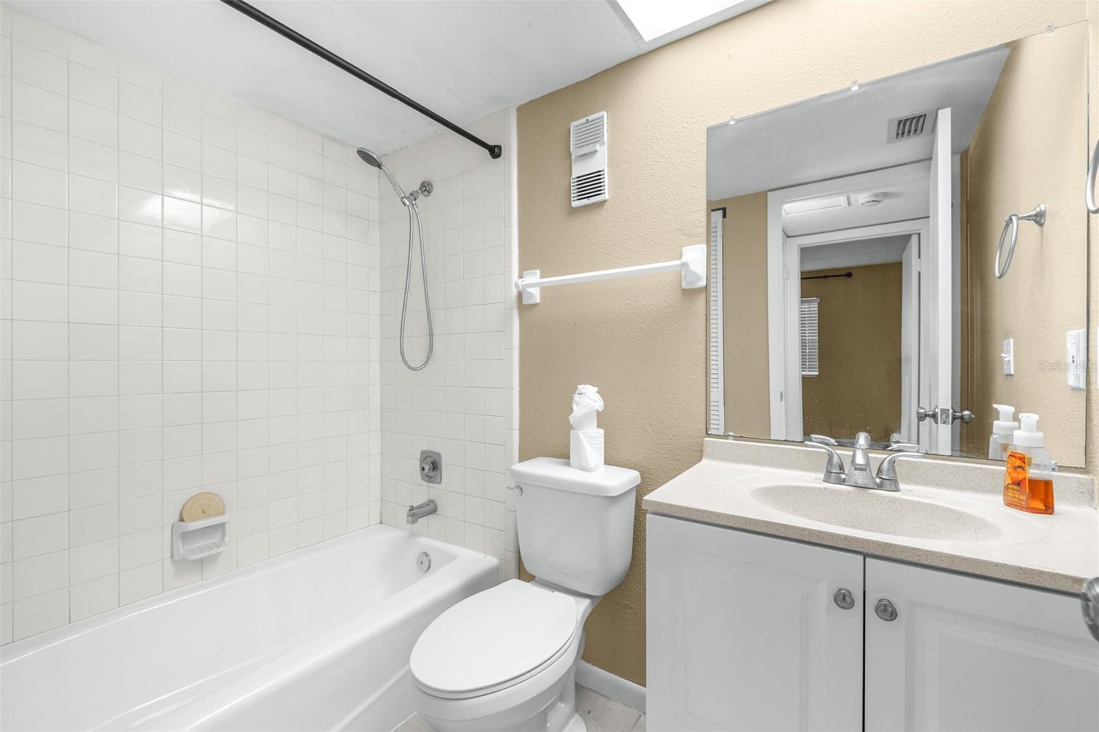 Image 36 of 60 For 1000 Tarpon Woods Boulevard 503