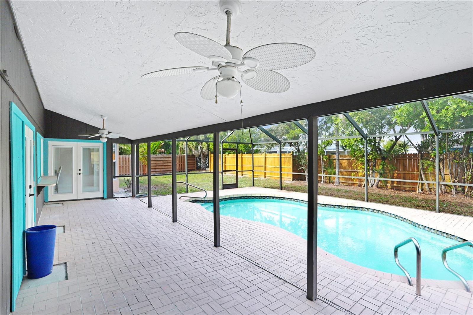 Image 33 of 46 For 813 Exmoor Street