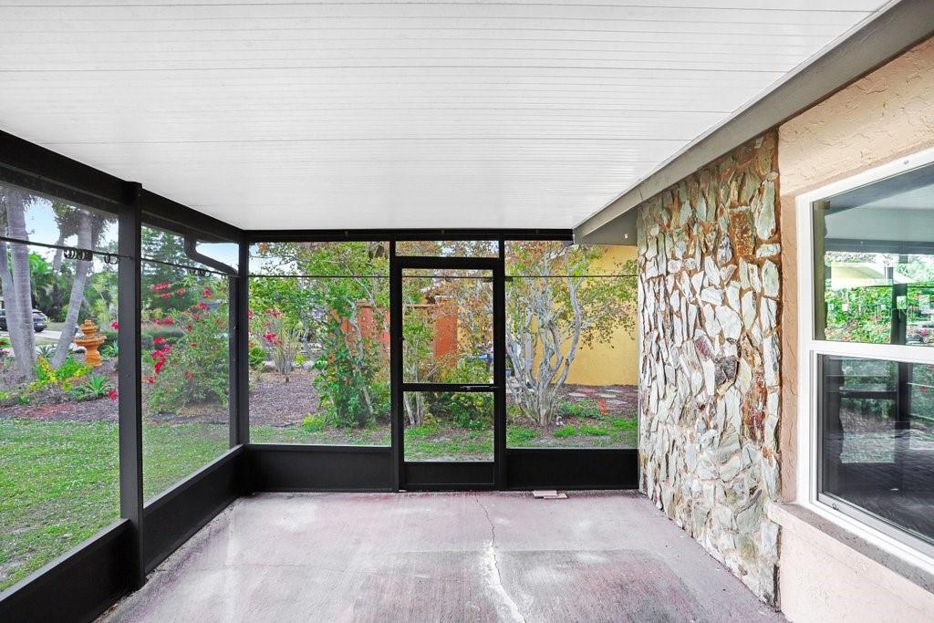 Image 6 of 46 For 813 Exmoor Street