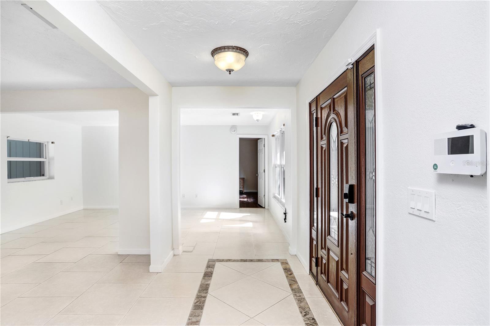 Image 7 of 46 For 813 Exmoor Street