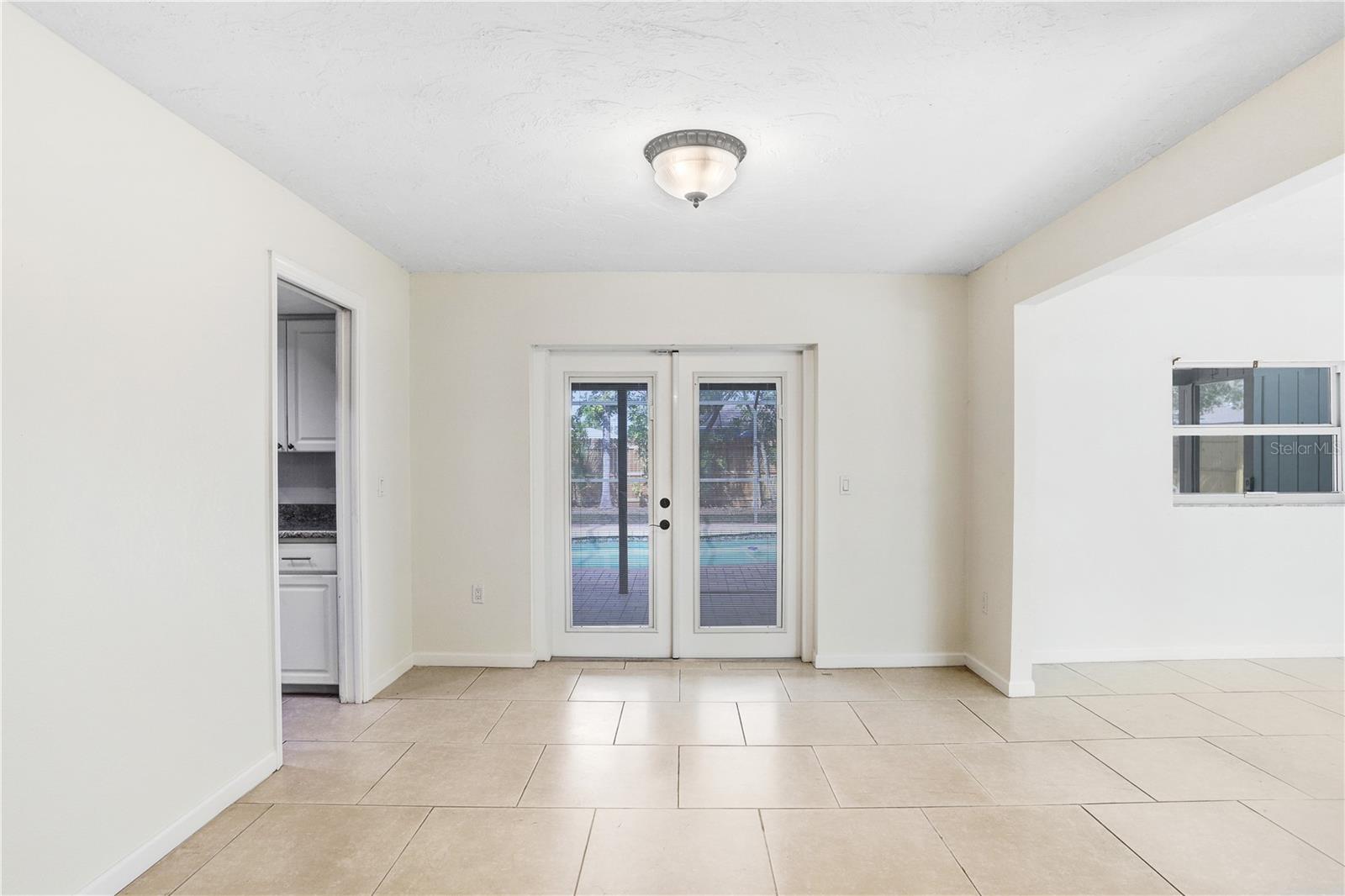 Image 9 of 46 For 813 Exmoor Street