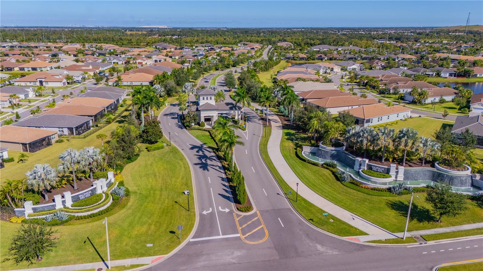 Image 42 of 47 For 4905 Avila Lakes Drive