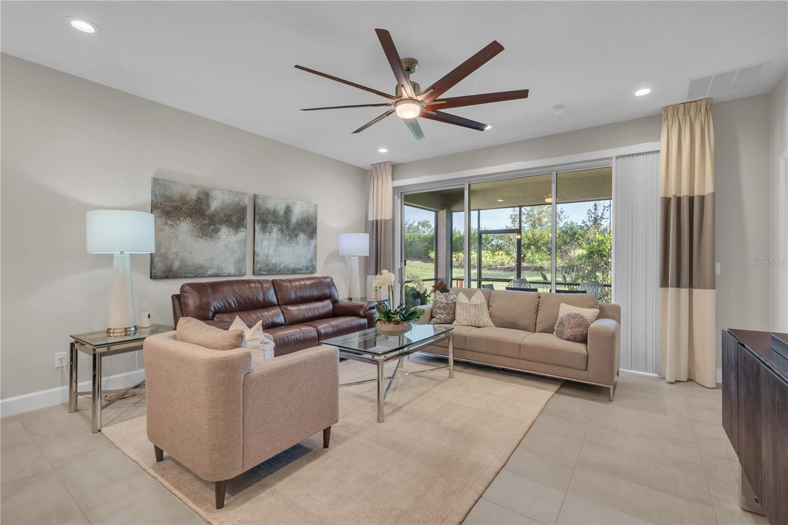 Image 5 of 47 For 4905 Avila Lakes Drive