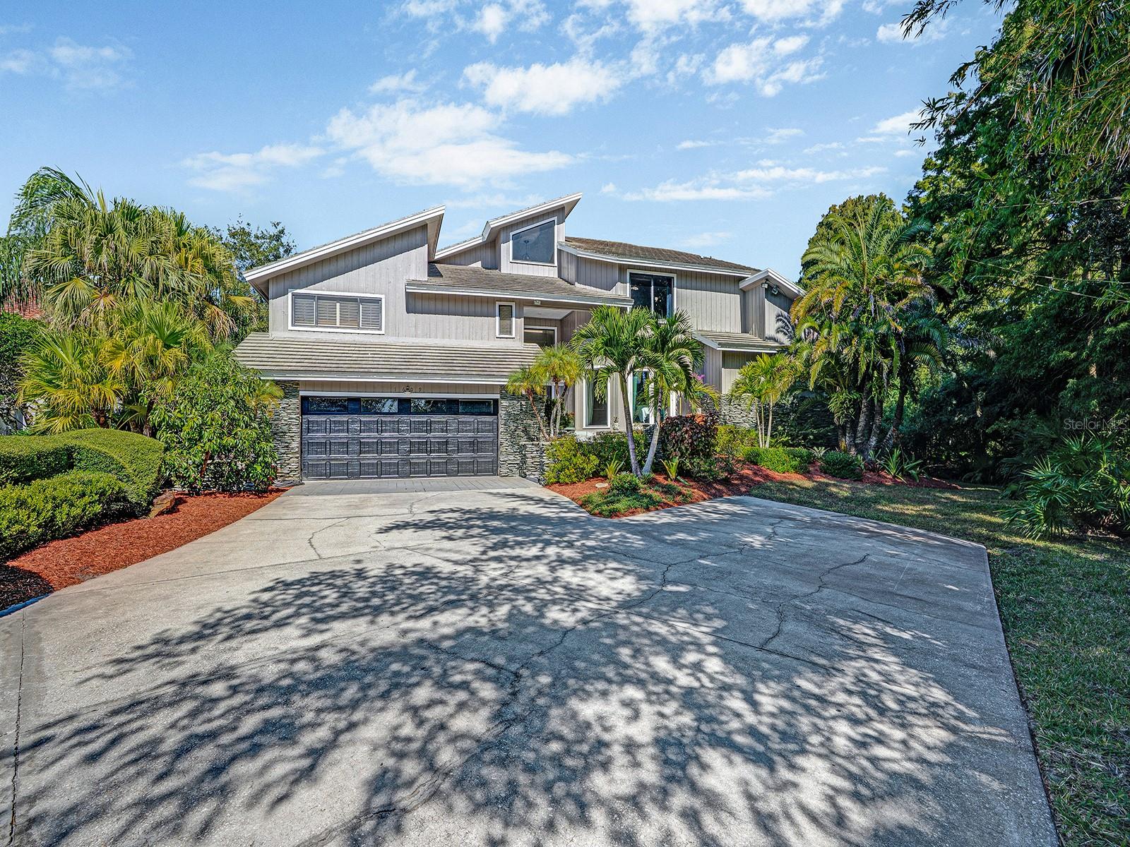 Image 2 of 78 For 1609 Hampton Court