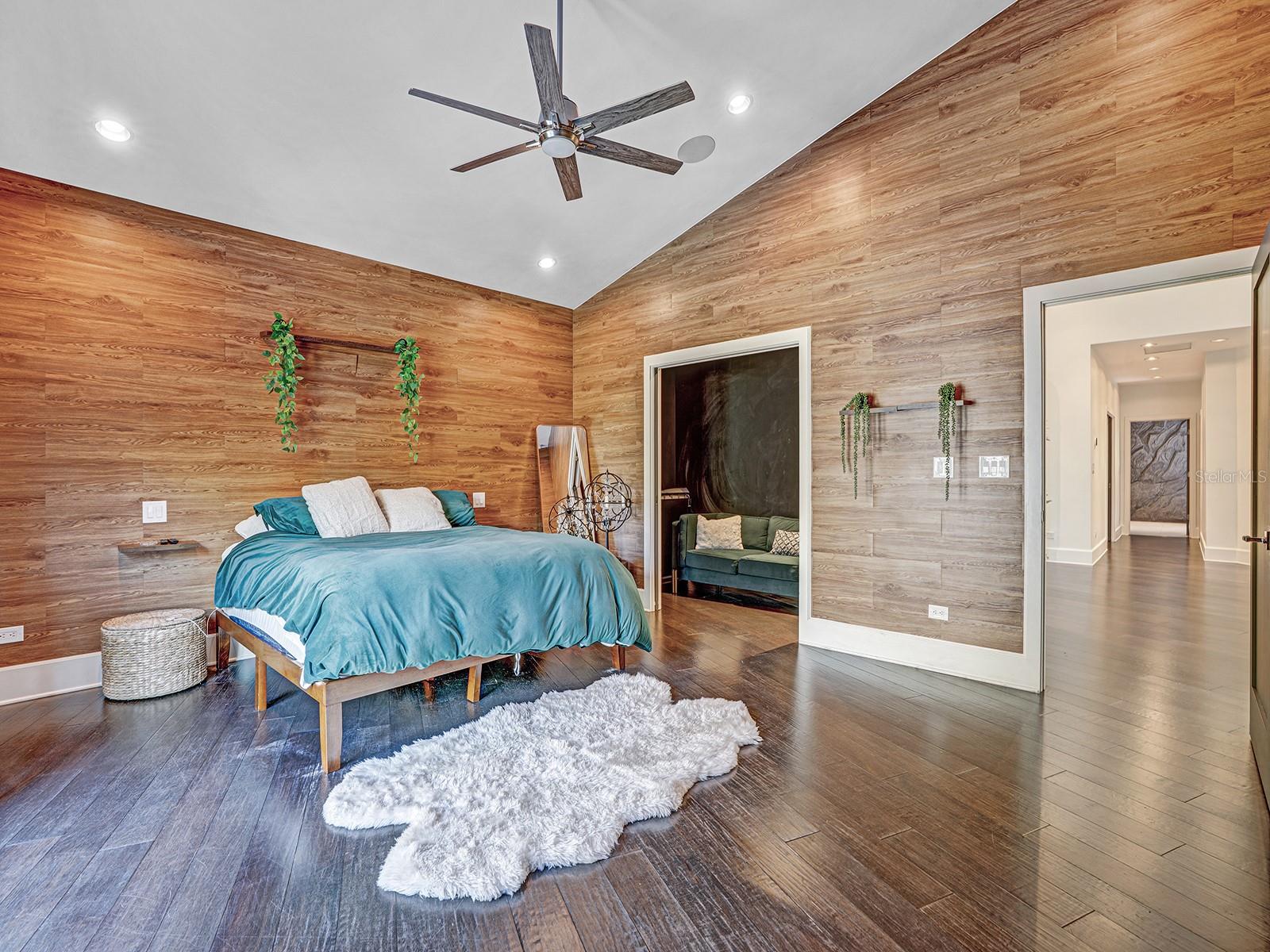 Image 24 of 78 For 1609 Hampton Court