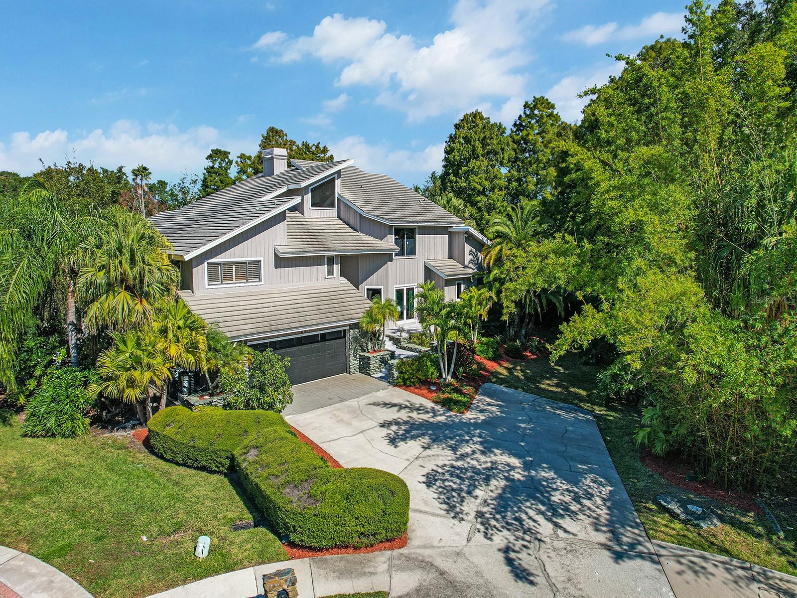 Image 3 of 78 For 1609 Hampton Court