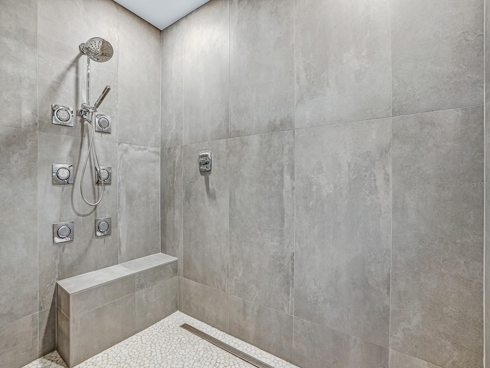 Image 35 of 78 For 1609 Hampton Court