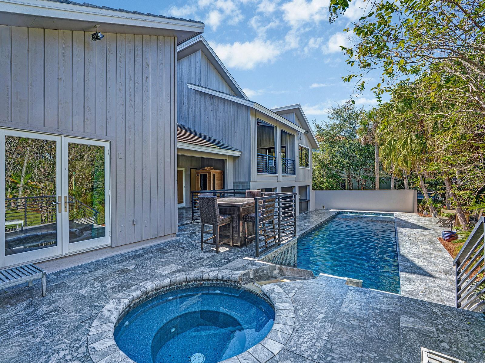 Image 40 of 78 For 1609 Hampton Court