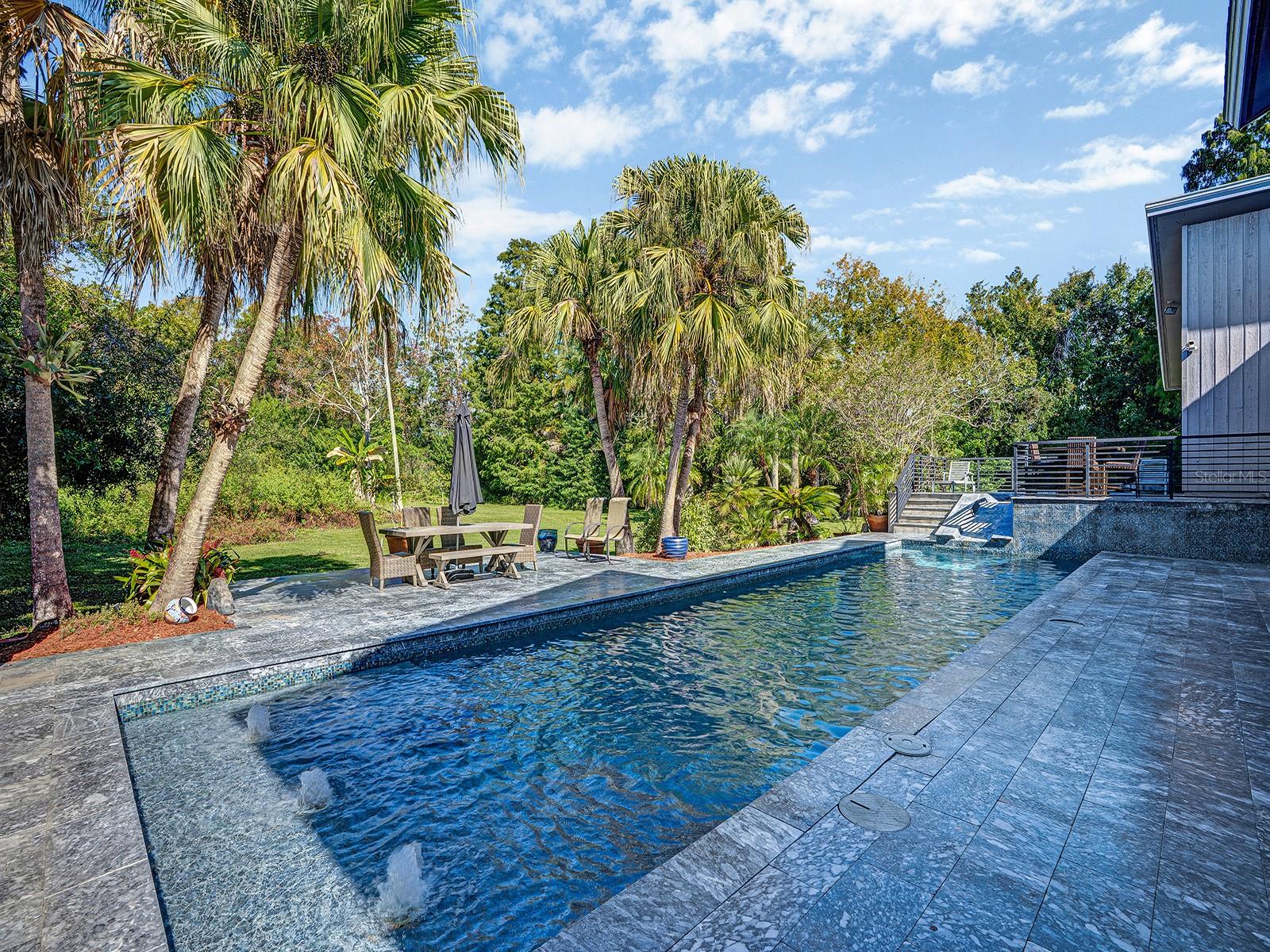 Image 45 of 78 For 1609 Hampton Court