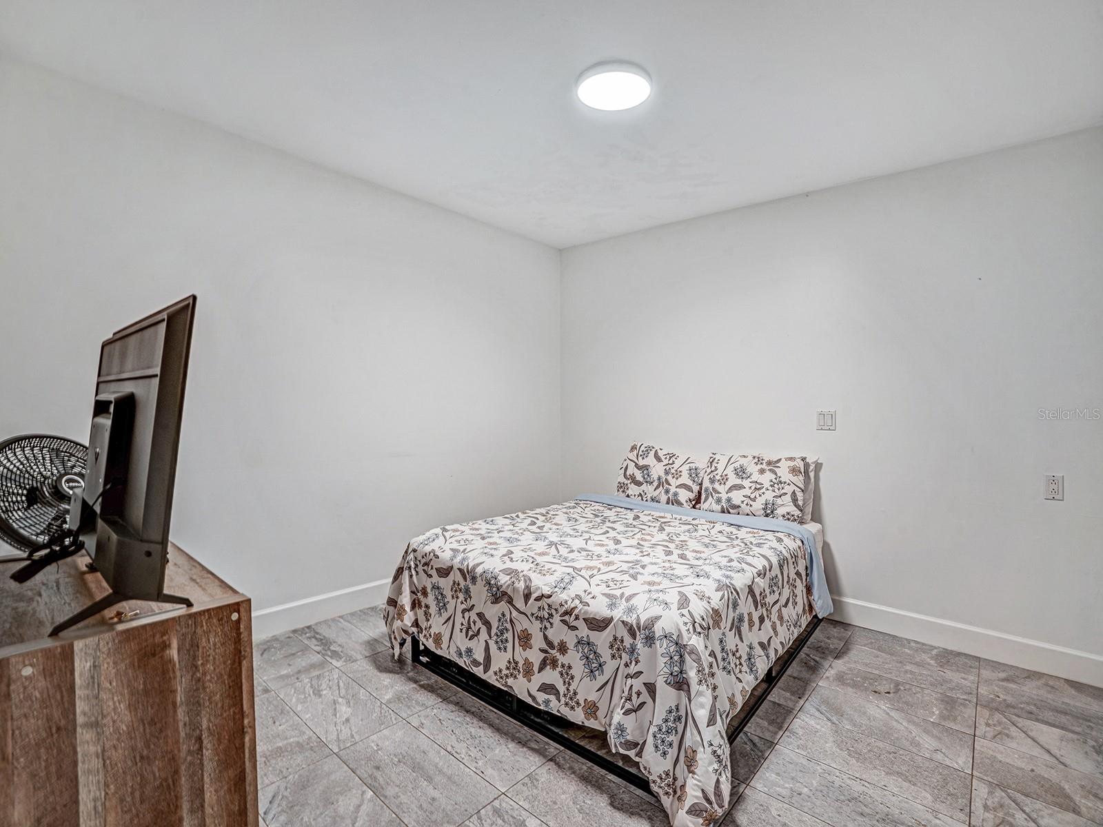 Image 55 of 78 For 1609 Hampton Court