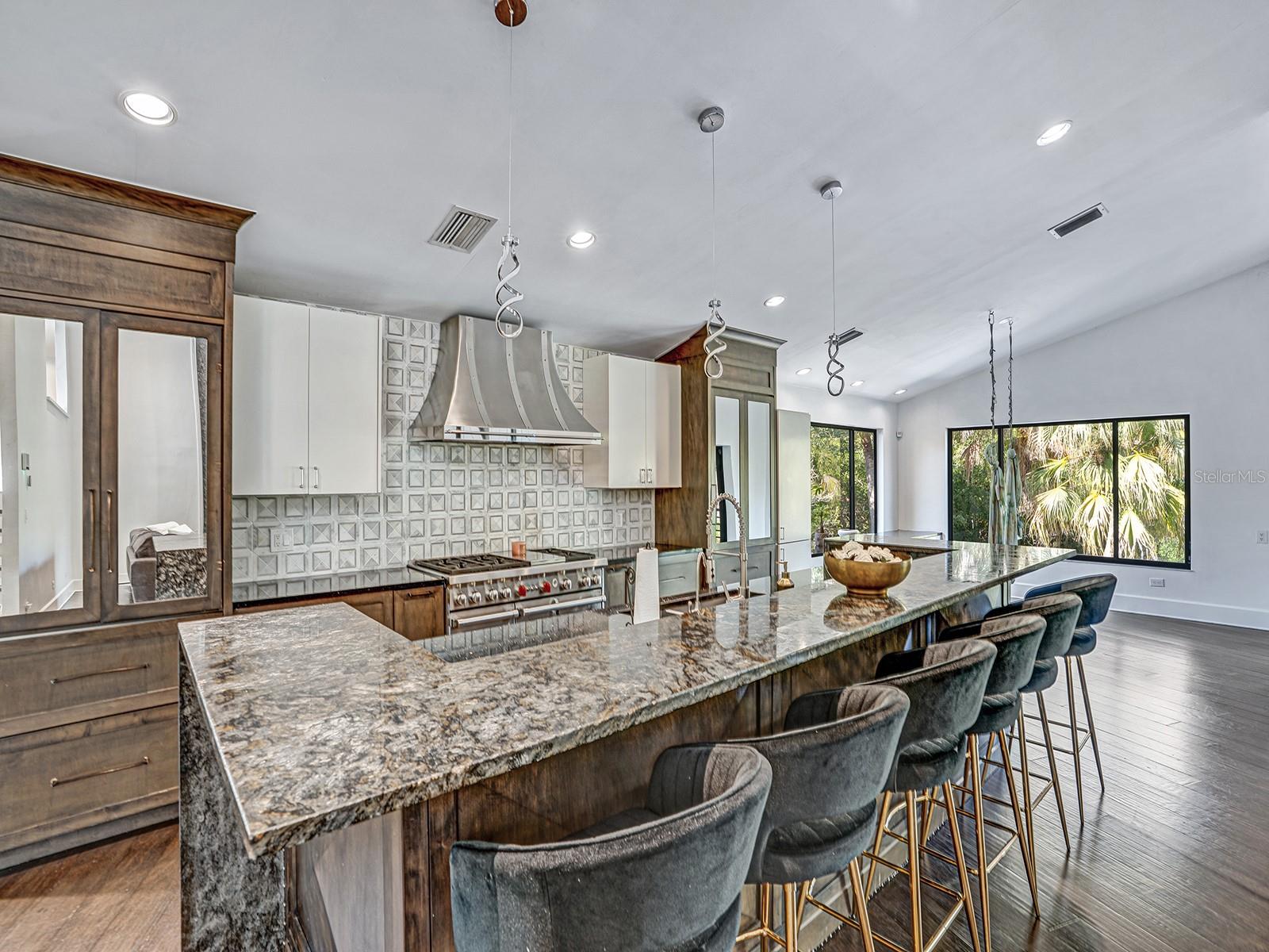 Image 59 of 78 For 1609 Hampton Court