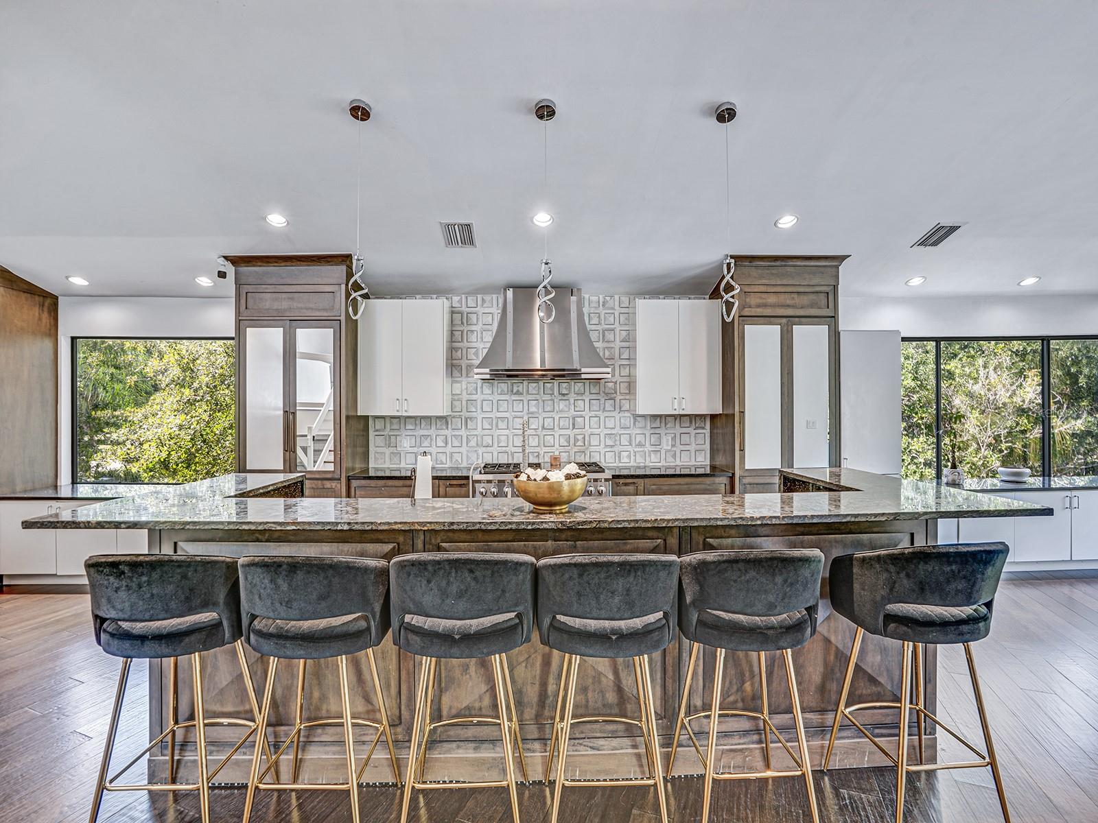 Image 62 of 78 For 1609 Hampton Court