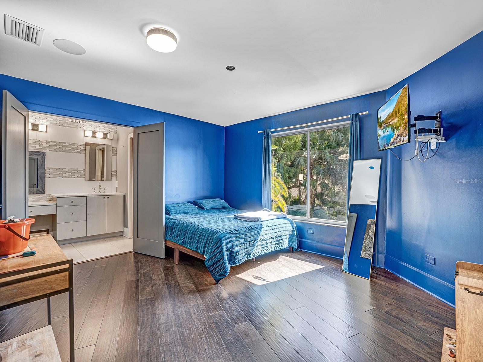 Image 72 of 78 For 1609 Hampton Court