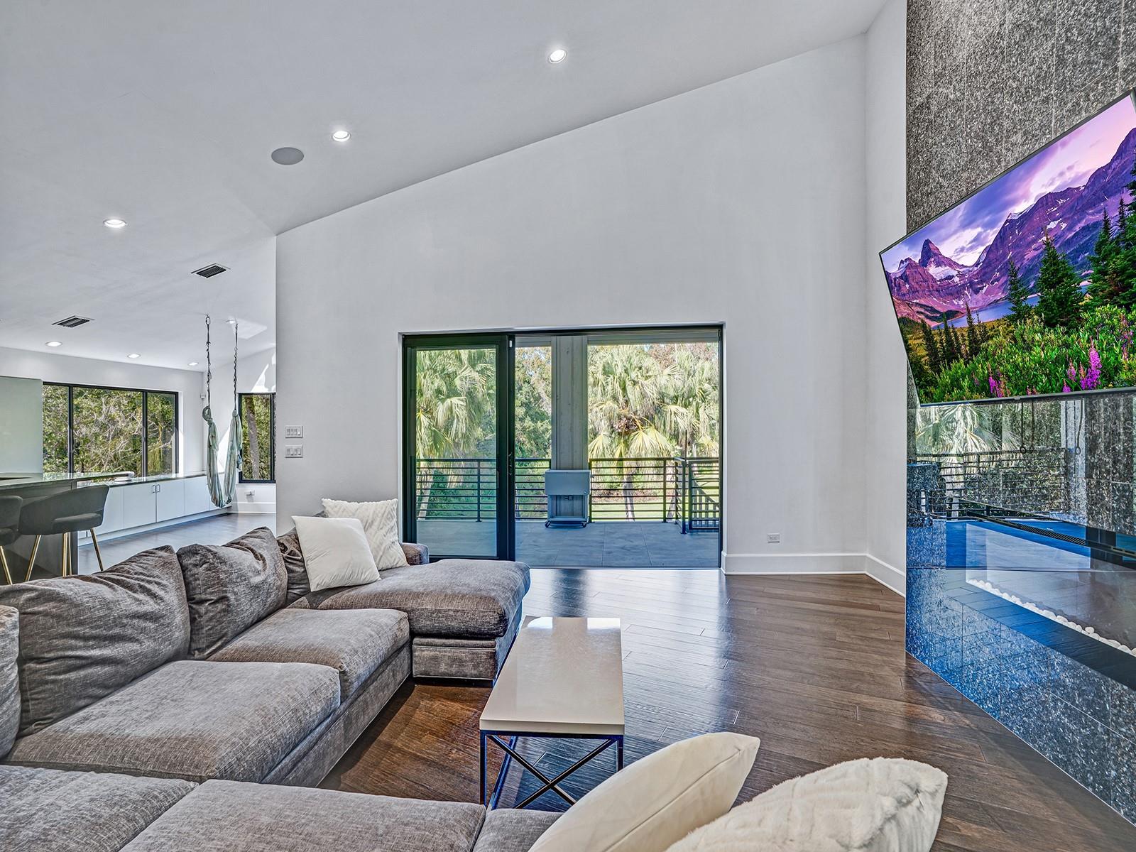 Image 76 of 78 For 1609 Hampton Court