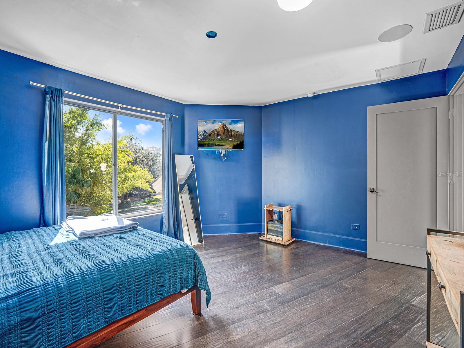 Image 78 of 78 For 1609 Hampton Court