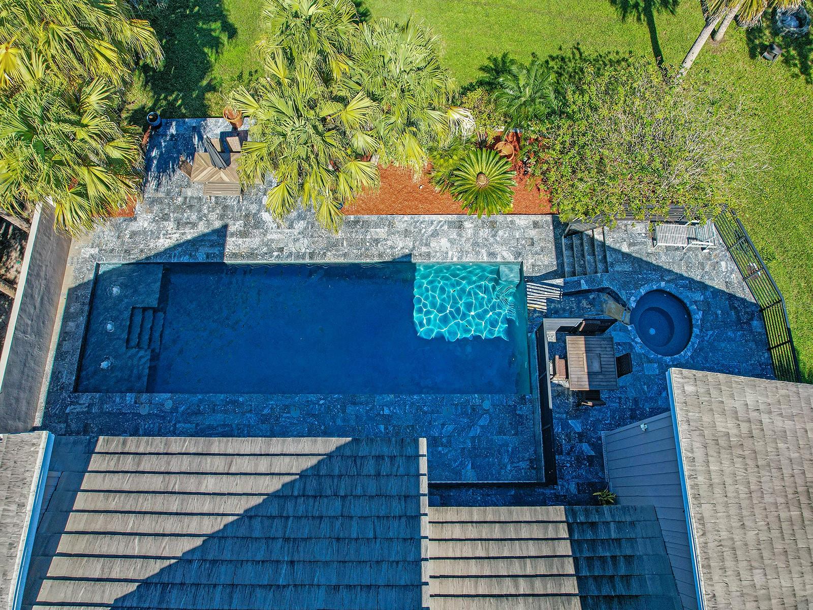 Image 8 of 78 For 1609 Hampton Court